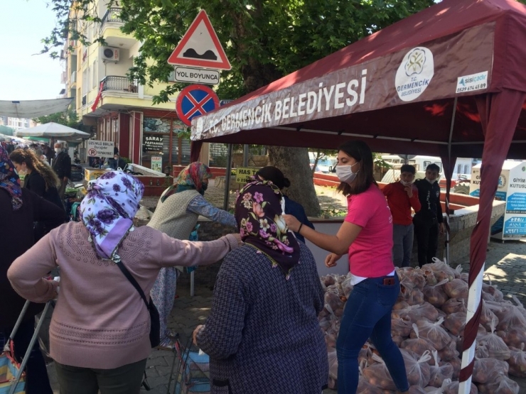 Germencik Belediyesi İhtiyaç Sahibi Ailelere Yardım Kolisi Dağıtımına Başladı