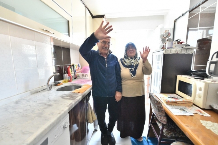 Mamak Belediyesi Çözüm Merkezi Yaşlı Çiftin İmdadına Yetişti