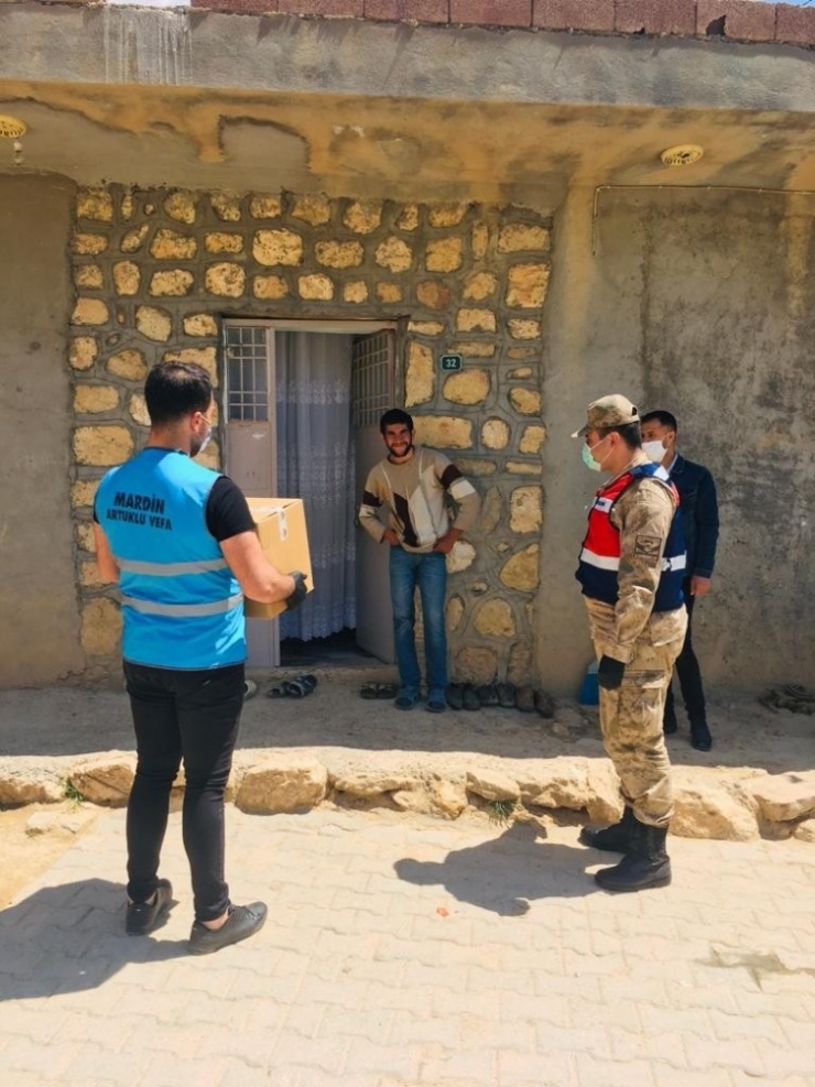 Artuklu’da İhtiyaç Sahiplerine Gıda Yardımı Sürüyor
