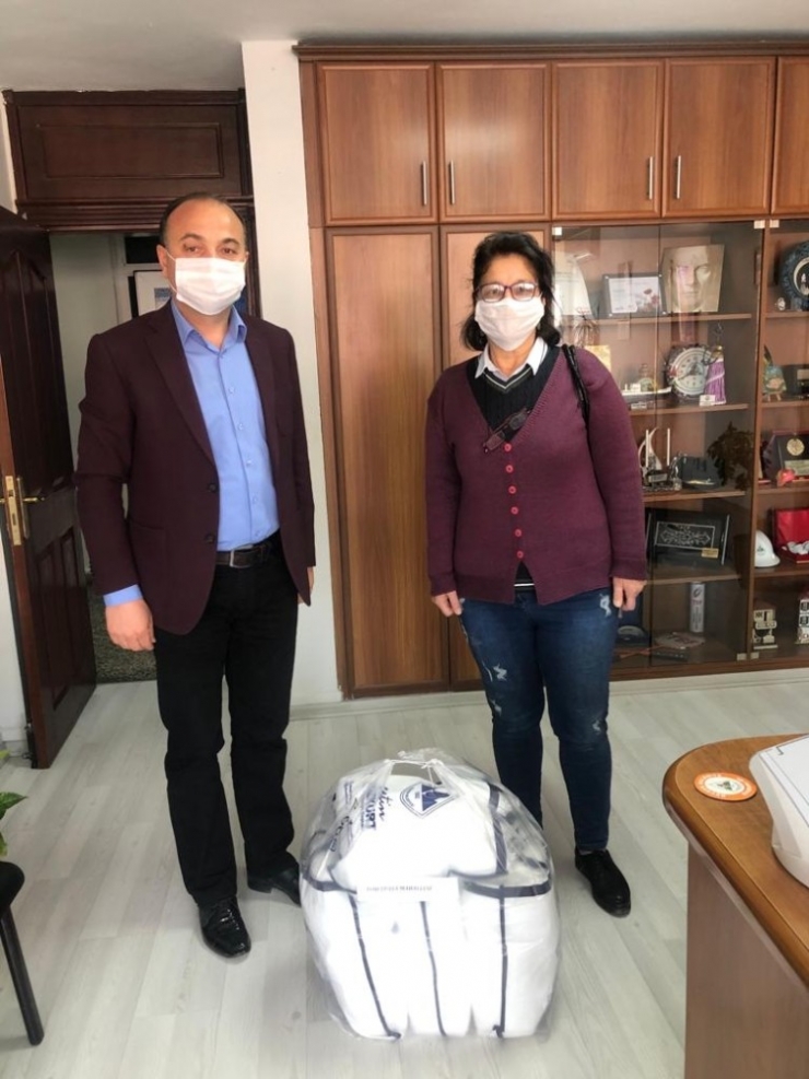 Gurbetçi İş İnsanları Devrek’e 20 Bin Adet Maske Yardımında Bulunuldu