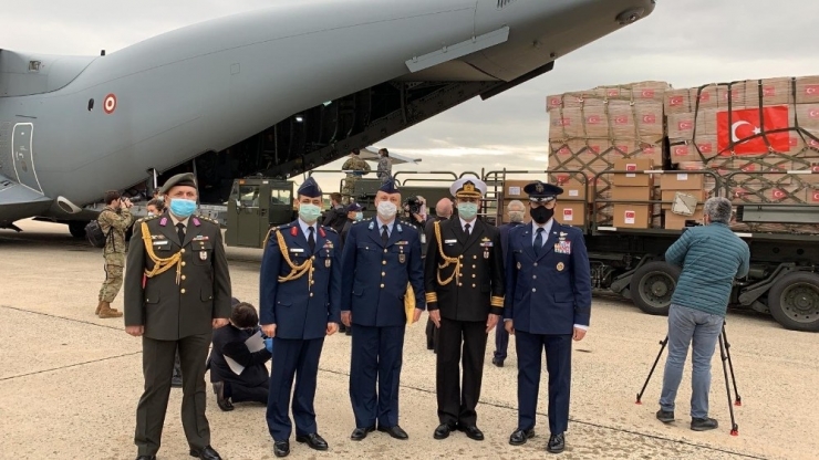 Msb: “Abd’ye Tıbbi Malzeme Taşıyan Uçak Andrews Hava Üssü’ne Ulaştı”