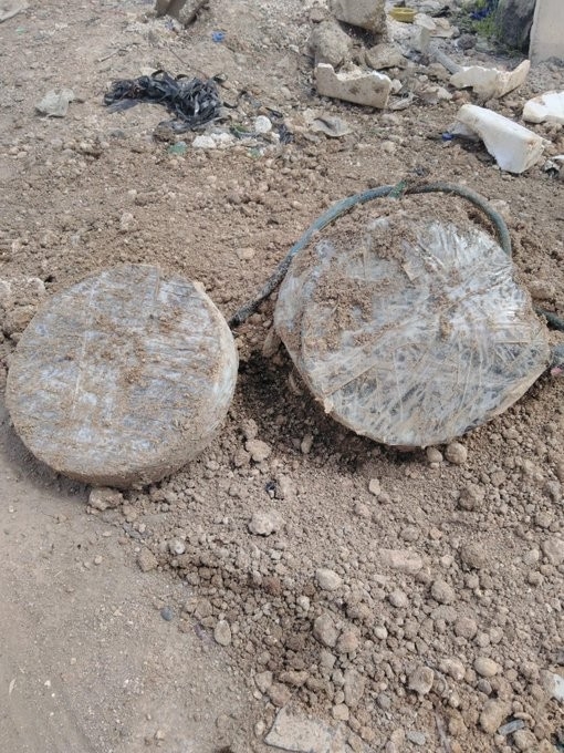 Msb:"bombalı Saldırılarla Masum Sivilleri Hedef Alan Terör Örgütü Pkk/ypg’nin Tuzakladığı Mayınların İmhası Sürüyor. Barış Pınarı Bölgesinde Sivilleri Hedef Alacak Şekilde Tuzaklanan Anti-tank Mayını Kahraman Komandolarımız