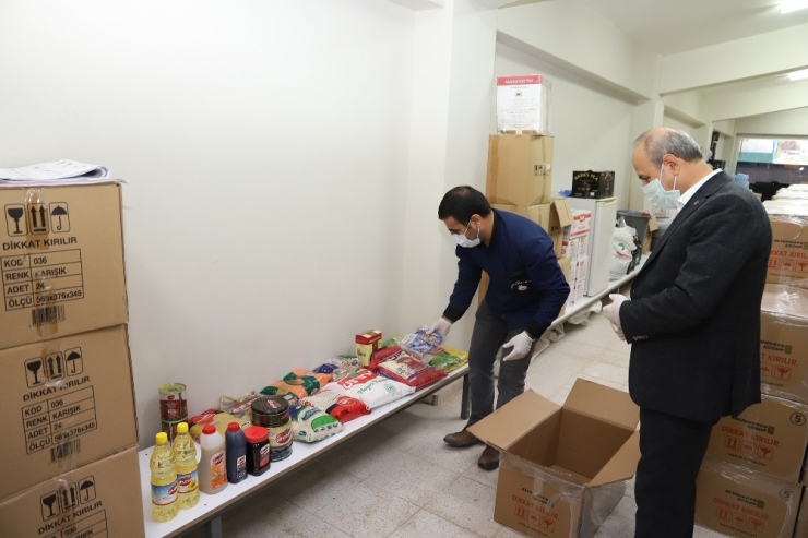 Oğuzeli Belediyesi Gıda Yardımlarını Sürdürüyor