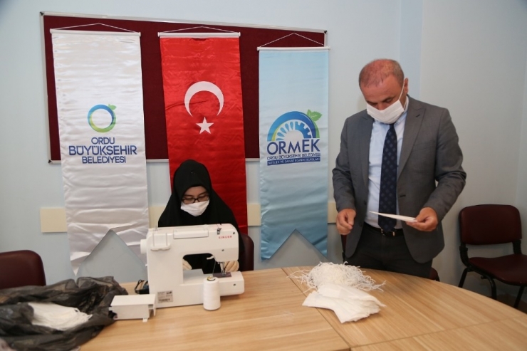 Ormek’te Günde 3 Bin Maske Üretiliyor