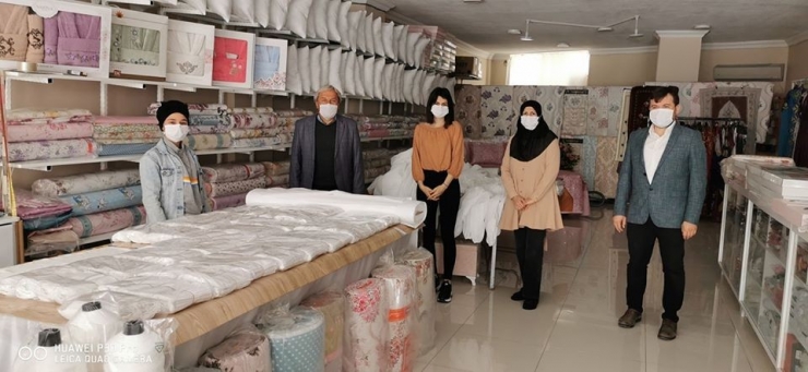 Osmaneli’nde Sağlıkçıların Özel Tasarım Tulumlar Üretmeye Başladı