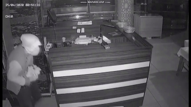 Ne Kameradan Ne De Polisten Kaçabildi