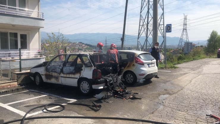 Yangında Otomobil Kullanılmaz Hale Geldi