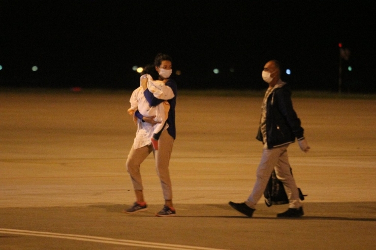 Tanzanya Ve Kenya’dan Getirilen 272 Türk Vatandaşı Samsun’da Karantinaya Alındı