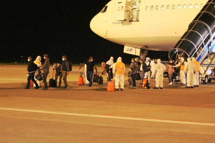 Tanzanya Ve Kenya’dan Getirilen 272 Türk Vatandaşı Samsun’da Karantinaya Alındı