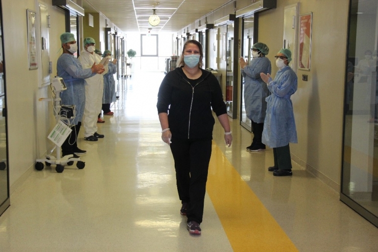 Korona Virüsü Yenen Sağlık Çalışanı Taburcu Oldu