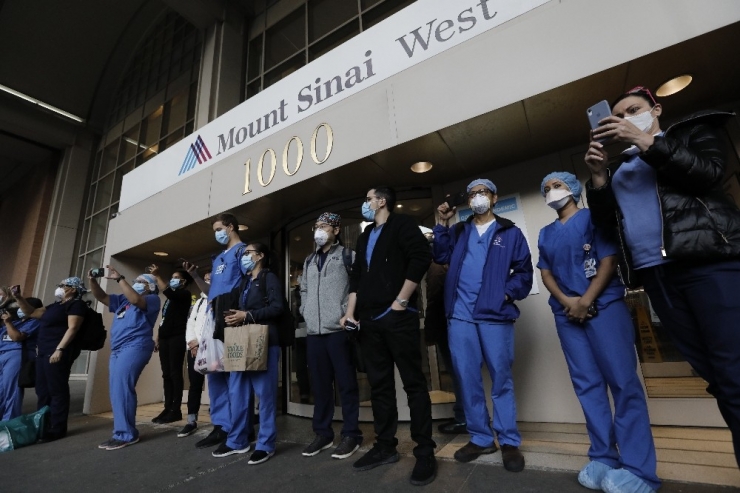 Abd’de Korona Nedeniyle Hayatını Kaybedenlerin Sayısı 61 Bini Geçti