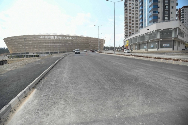 Yeni Stat Çevresine Asfalt Dökümü Ve Bisiklet Yolu