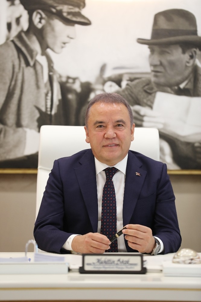 Başkan Böcek: " 1 Mayıs’lar Birlik Ve Beraberliğimizin Artmasına Katkı Sağlasın"