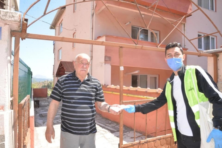 Bilecik’te Evlere 220 Bine Yakın Maske Dağıtıldı