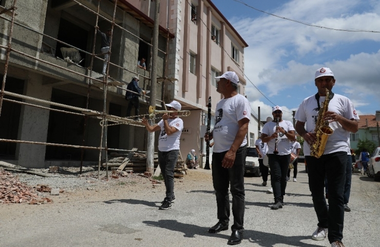 Bu Kez İşçiler İçin Çaldılar