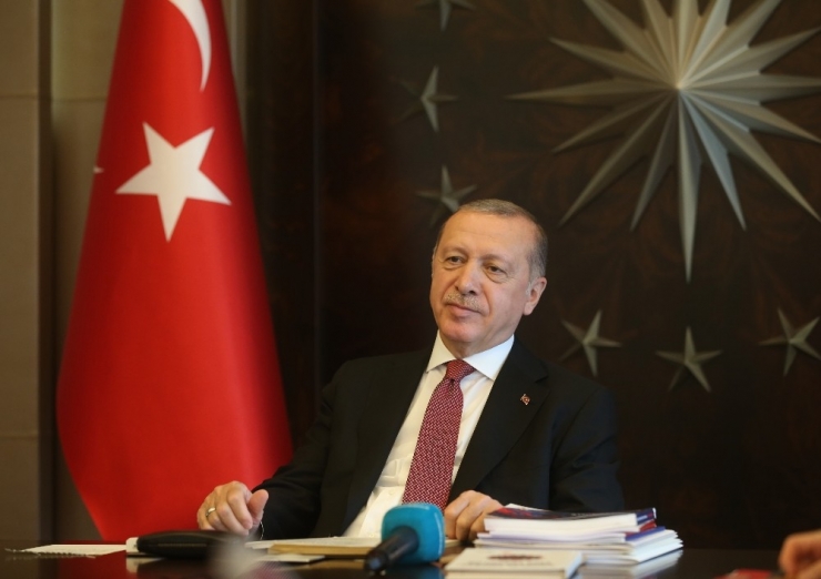 Cumhurbaşkanı Erdoğan, Video Konferans Yöntemiyle Vatandaşlarla Konuştu