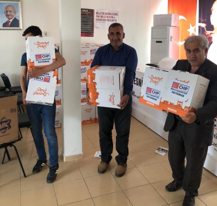 Besni Chp’den İhtiyaç Sahiplerine Maske Ve Gıda Yardımı