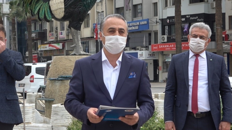 Sosyal Mesafe Kuralına Uyup 1 Mayıs’ı Kutladılar