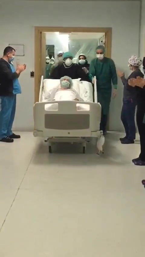 67 Yaşındaki Hasta Yoğun Bakımdan Çıktı