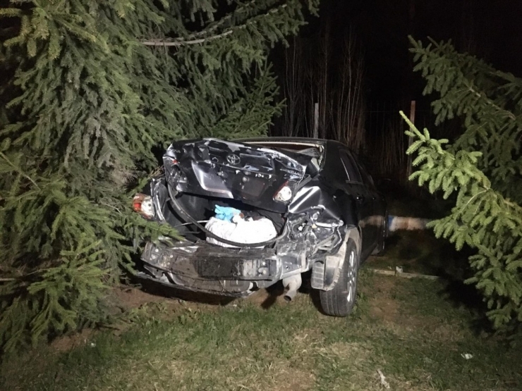 Çarpışan Araçlar Karşı Şeride Uçtu: 3 Yaralı