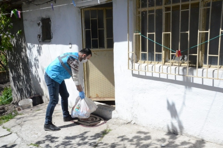Suluova Belediyesinden İhtiyaç Sahibi Ailelere Gıda Paketi Desteği