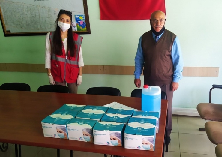 Belediyeden Muhtarlara Maske Desteği Sürüyor