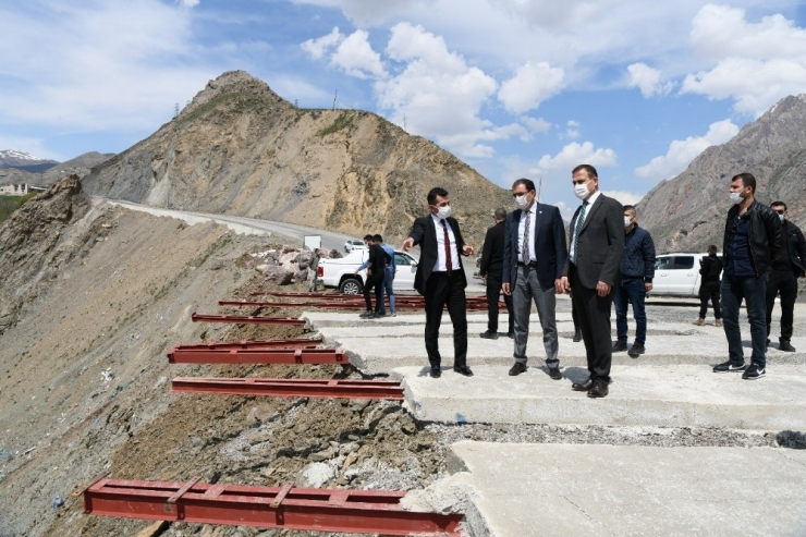 Vali Akbıyık, Zap Vadisi’nde İncelemede Bulundu