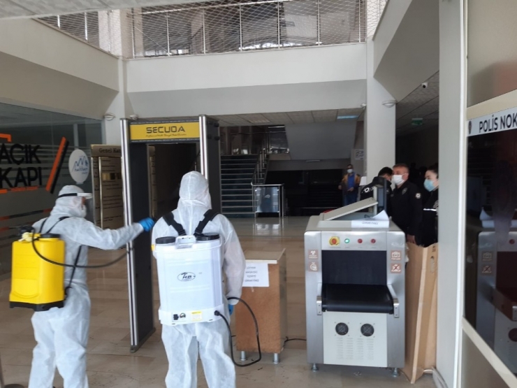 Hakkari’de Dezenfekte Çalışmaları Sürüyor