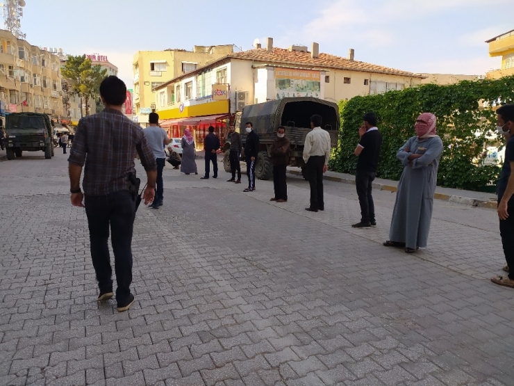 Hatay’da Suriyelilerin Atm Kuyruğu