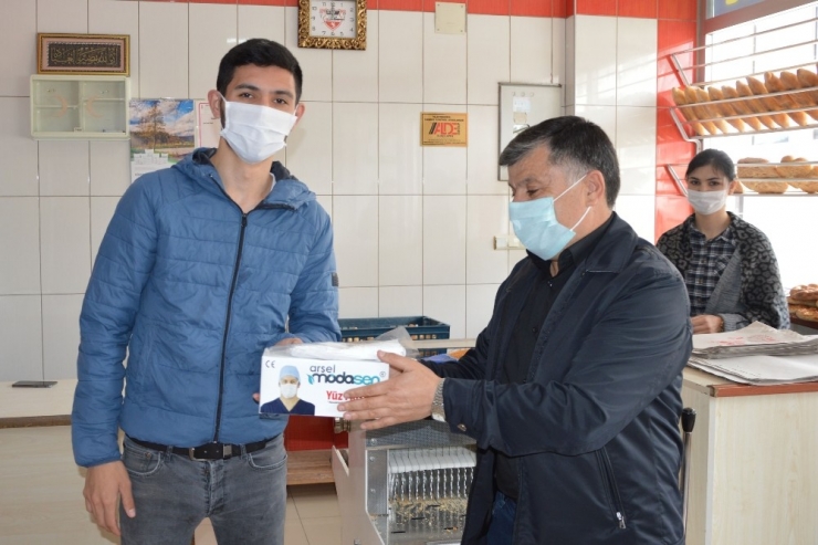 Havza Belediyesi Fırınlara Maske Dağıttı