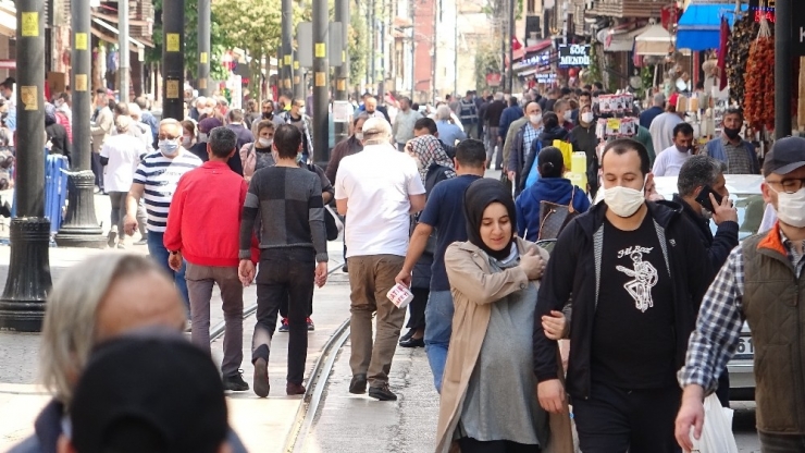 Kısıtlamaya Saatler Kala Çarşı Ve Pazarlar Doldu Taştı