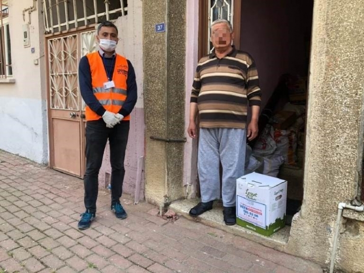 İncirliova’da 480 Haneye Gıda Paketi Dağıtıldı