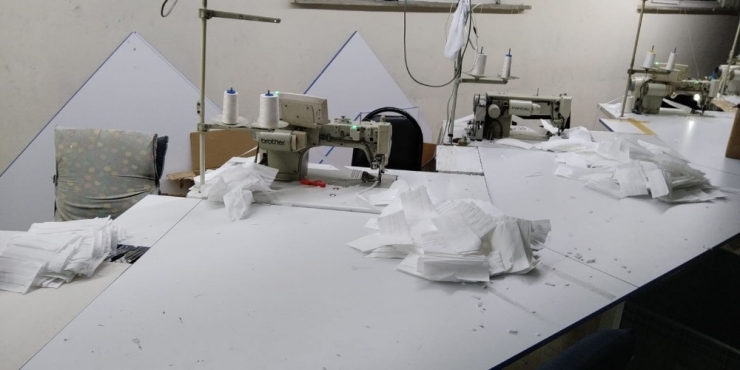 İstanbul’da Kaçak Üretilen 20 Bin Tıbbi Maske Ele Geçirildi