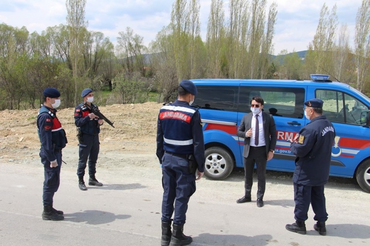 Kaymakam Yılmaz, Kontrol Noktalarını Ziyaret Etti