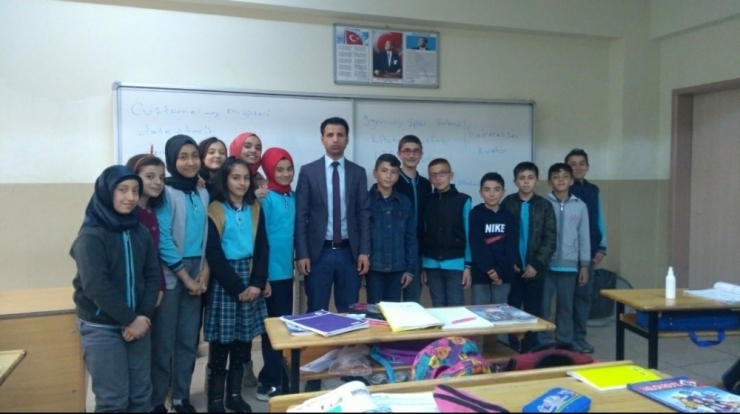 Öğrencilerden Sağlık Çalışanlarına Destek Mesajı