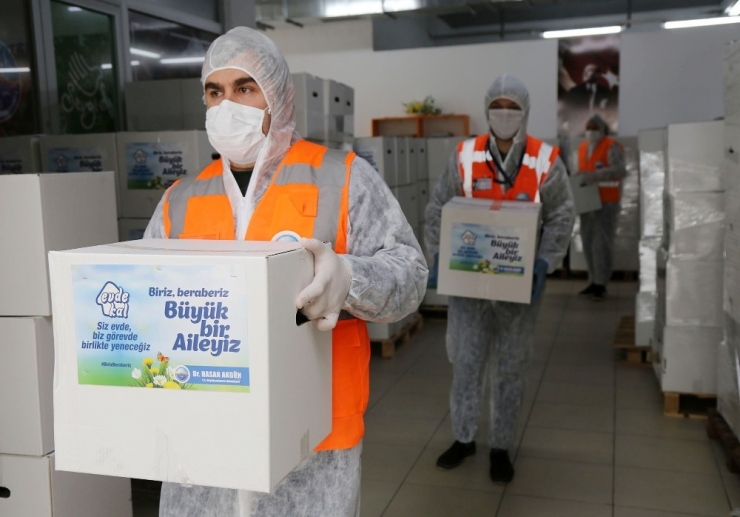 15 Bin Aileye Gıda Kolisi, 15 Bin Aileye Sıcak İftar Yemeği