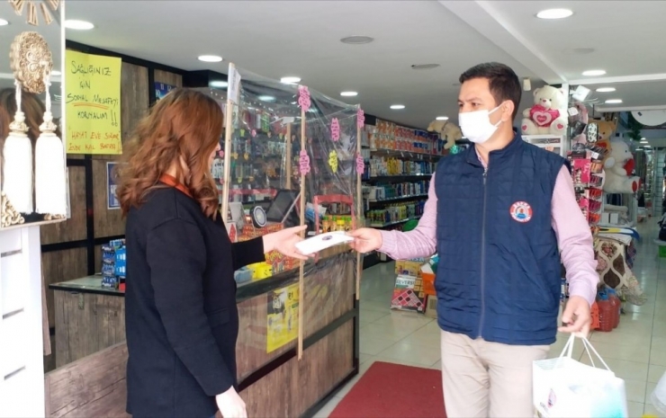 Bafra Belediyesinden Esnafa Maske