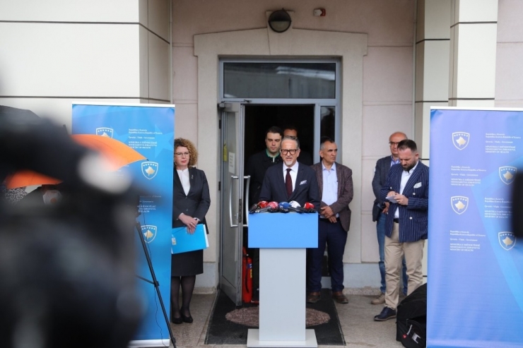 Kosova’da Korona Virüs Önlemleri Gevşetiliyor