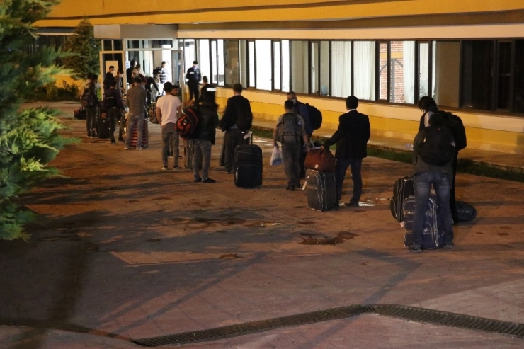 Kuveyt’ten Getirilen 250 Türk Vatandaşı Kocaeli’deki Yurtlara Yerleştirildi