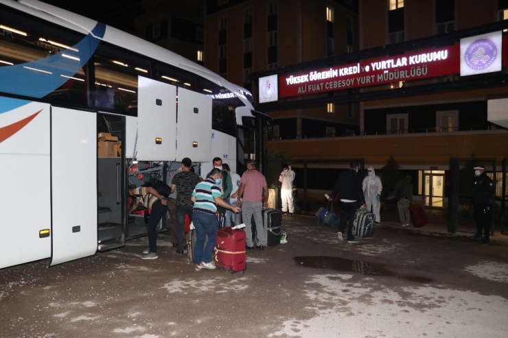 Kuveyt’ten Getirilen 250 Türk Vatandaşı Kocaeli’deki Yurtlara Yerleştirildi