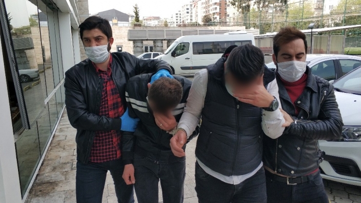 Şüpheli Araçtan 50 Paket Bonzai Çıktı, 4 Kişi Gözaltına Alındı