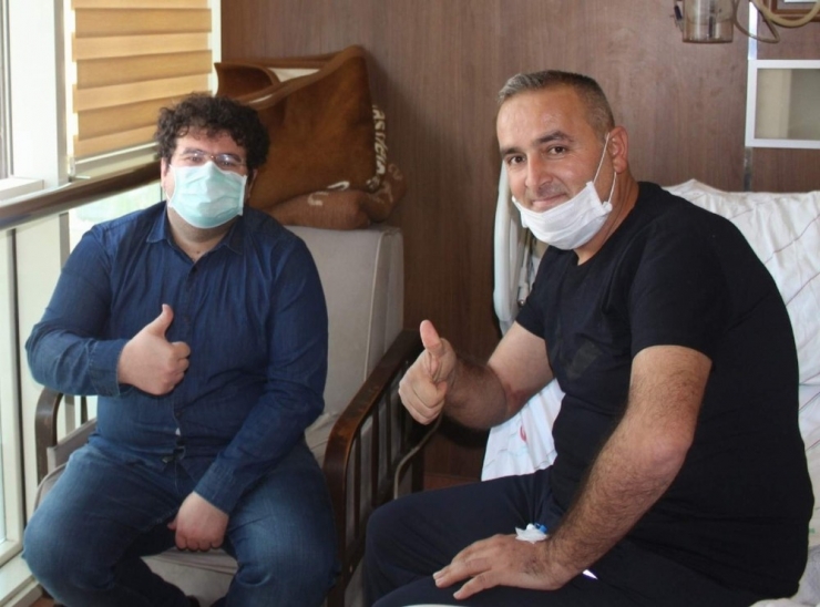 Siirt’te Plazma Tedavisi İle Korona Virüsü Yenen Hasta Davul Ve Zurna Çalınarak Taburcu Oldu