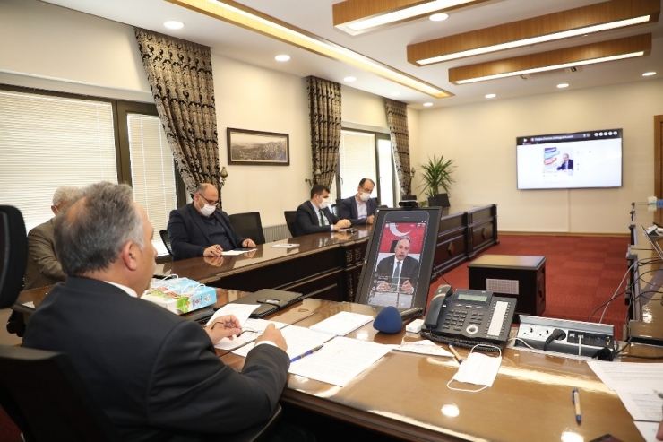 Başkan Yalçın, Beyaz Masaya Sanal Ortamda Devam Ediyor