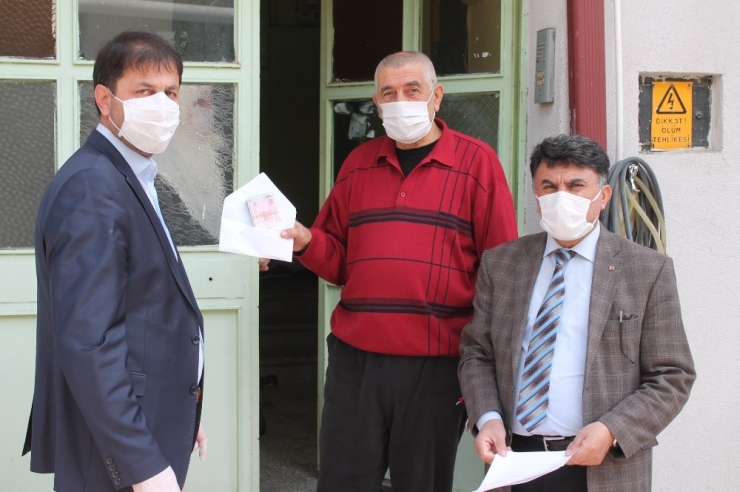 Umreye Gidemeyen Kişilerin Parası İade Edildi