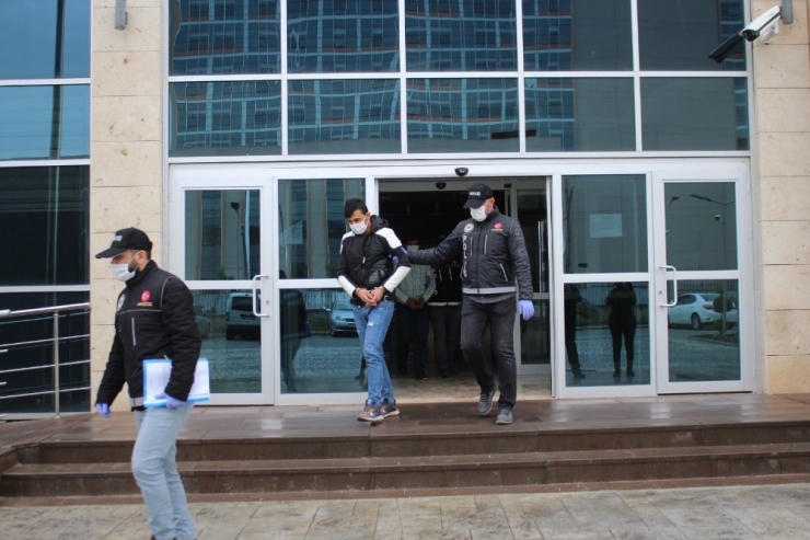 Yabancı Uyruklu 2 Şahsa Uyuşturucu Gözaltısı