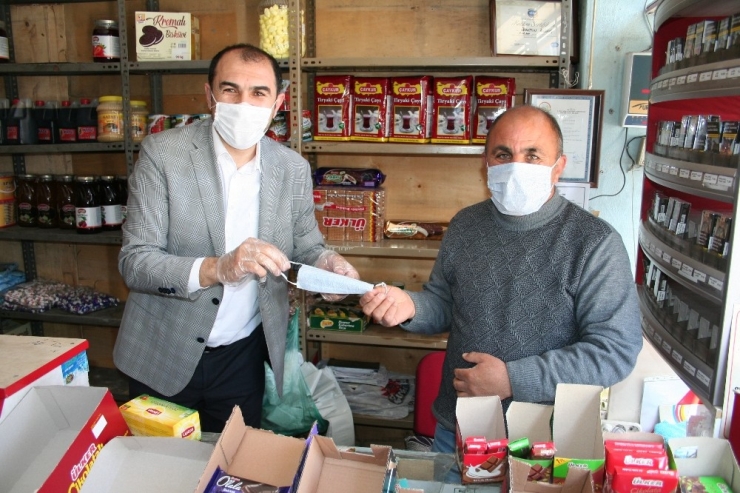 Vanesob Başkanı Berge’den Maske Dağıtımı