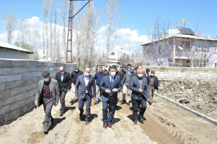 Erciş Belediyesinden Yol Yapım Çalışması