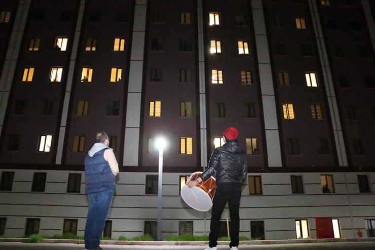 Sivas’ta Karantina Davul Sesleri İle Şenlendi