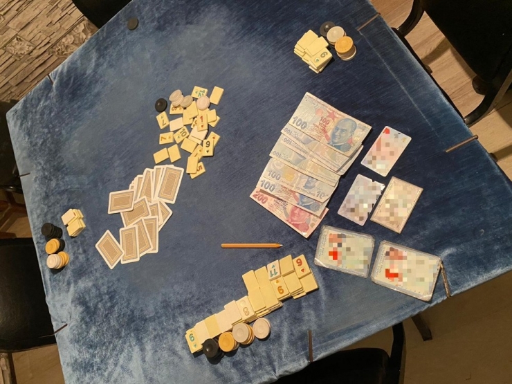 Kumar Oynamak İçin Gittikleri Ormanda Polise Yakalandılar