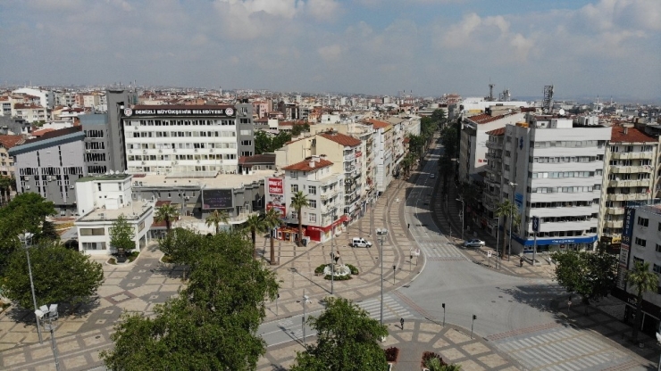 Denizli’de 3 Gün Sürecek Sokağa Çıkma Kısıtlamasında Yoğun Güvenlik Önlemleri Alındı